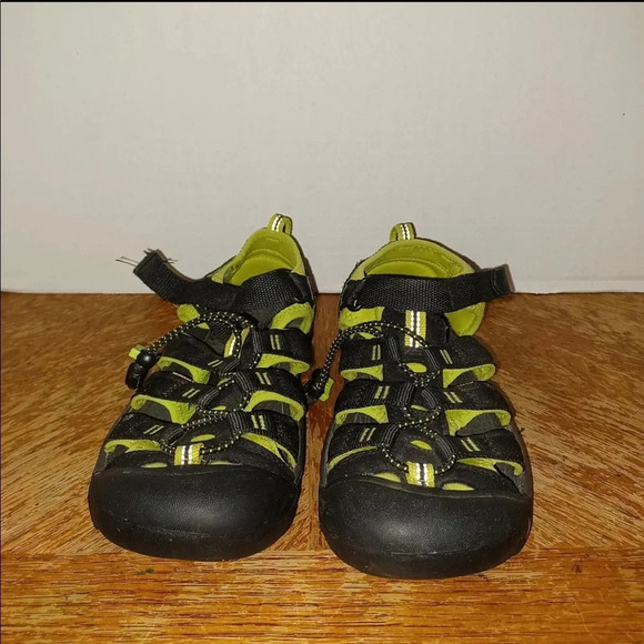 Big Kids Keen Trail Rugged Toggle Pulls Sandals Black Poison Green Shoes US 5. - Picture 6 of 9